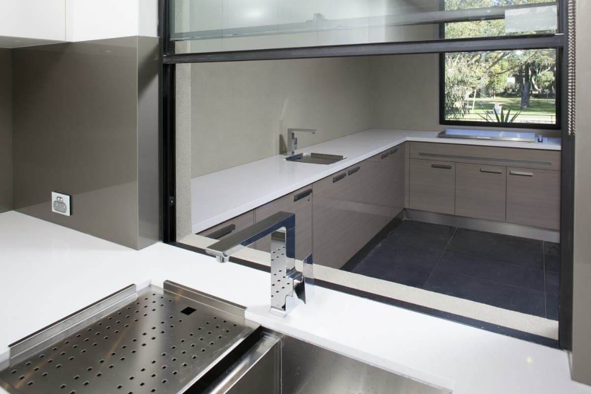 stainless steel kitchen sink
